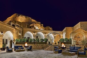 هتل Seraphim Cave Suites & Spa