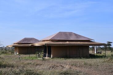 هتل Serengeti Wildebeest Camp