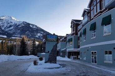 هتل Sunset Resorts Canmore And Spa