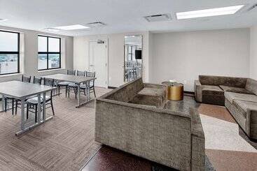 Tulsa Club Hotel, Curio Collection By Hilton