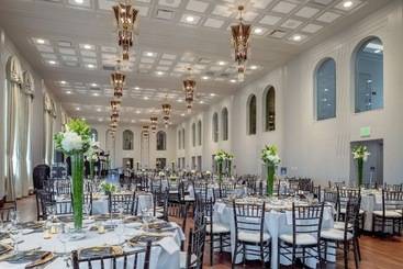 Tulsa Club Hotel, Curio Collection By Hilton