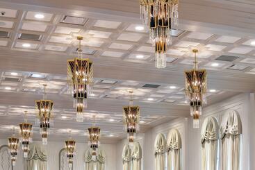 Tulsa Club Hotel, Curio Collection By Hilton