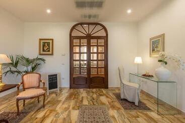 هتل Villa Iole