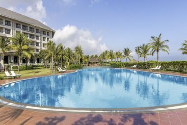 هتل Melia Vinpearl Cua Hoi Beach Resort
