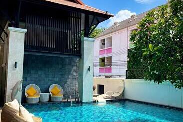 هتل Yotaka Bangkok