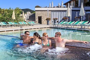 استراحتگاه Parc  Germano Suites & Apartments