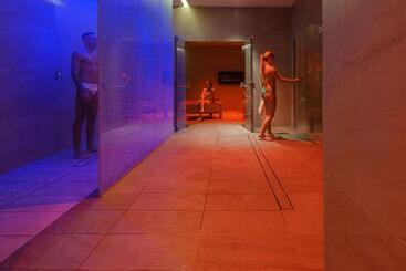 استراحتگاه Parc  Germano Suites & Apartments