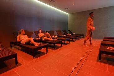 استراحتگاه Parc  Germano Suites & Apartments