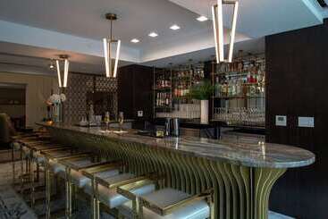 Tulsa Club Hotel, Curio Collection By Hilton