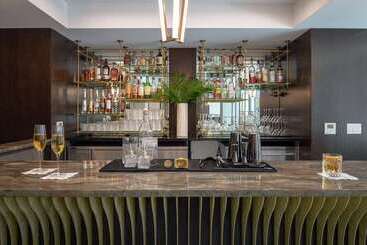 Tulsa Club Hotel, Curio Collection By Hilton
