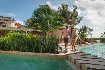 هتل Alea Tulum