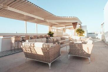Antera Hotel & Residences