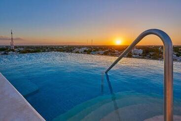 هتل City Express Plus By Marriott Merida