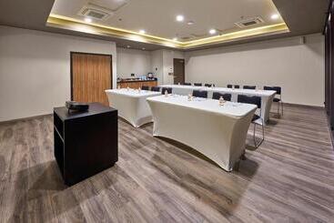 هتل City Express Plus By Marriott Merida