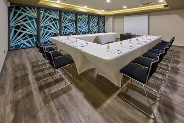 هتل City Express Plus By Marriott Merida