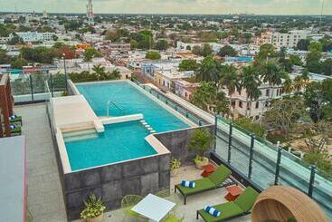 هتل City Express Plus By Marriott Merida