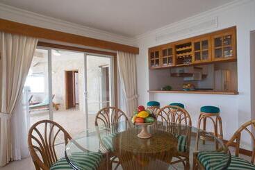 Irotama Apartasuites