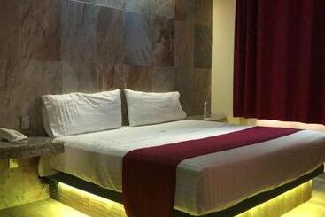 هتل Jard Inn Adult Only