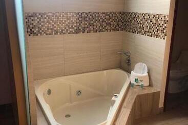 هتل Jard Inn Adult Only