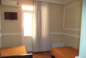 هتل Live Inn Ureki