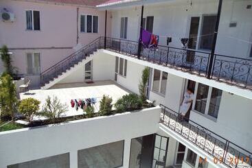 هتل Live Inn Ureki