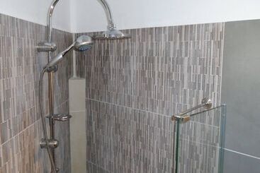 هتل Machi Rooms