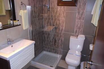 هتل Machi Rooms