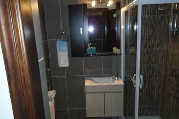 هتل Machi Rooms
