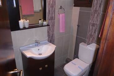 هتل Machi Rooms