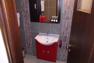 هتل Machi Rooms