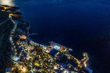 هتل Ramada Loutraki Poseidon Resort