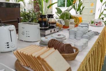 هتل Sky View Bed & Breakfast