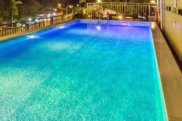 هتل Sky View Bed & Breakfast