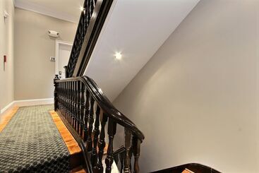 هتل The Suites At Bay
