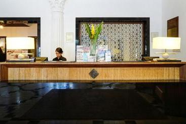 هتل Zen Premium Kampong Glam