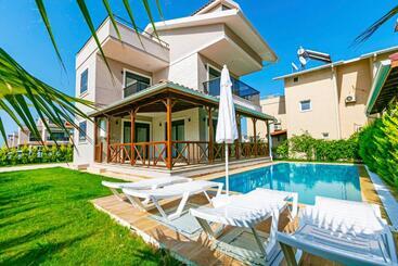 Paradise Town Villa Lisa