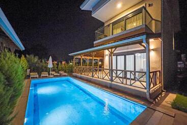 Paradise Town Villa Lisa