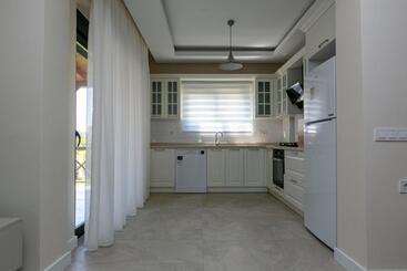 Paradise Town Villa Lisa
