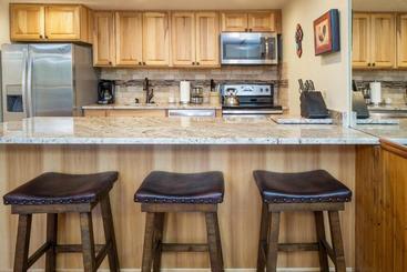 Two Bedroom 304 At Trails End