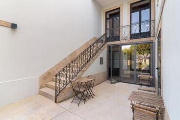 تختخواب و صبحانه Marquês Garden House By Olivia