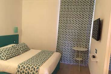 Brit Hotel Salon De Provence
