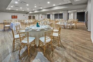 هتل City Express Plus By Marriott Tijuana