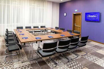 בית מלון כפרי Hampton By Hilton Brest