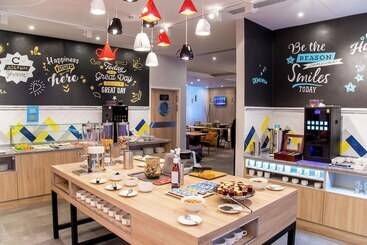 בית מלון כפרי Hampton By Hilton Brest