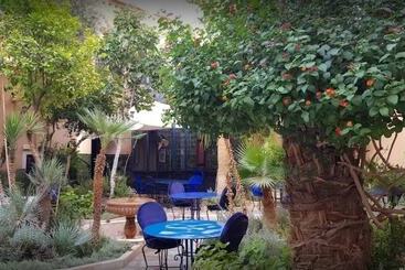 هتل Hôtel Riad Dar Daïf