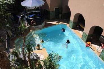 هتل Hôtel Riad Dar Daïf