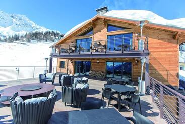 Le Massif Hotel & Lodge Courmayeur The Leading Hotels Of The World