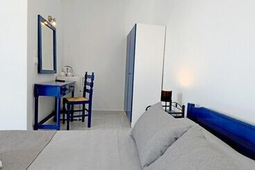 هتل Lunar Santorini