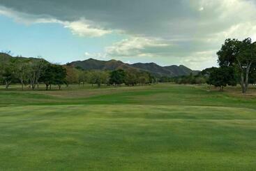 هتل Marriott Maracay Golf Resort