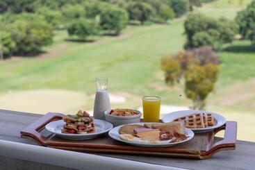 هتل Marriott Maracay Golf Resort